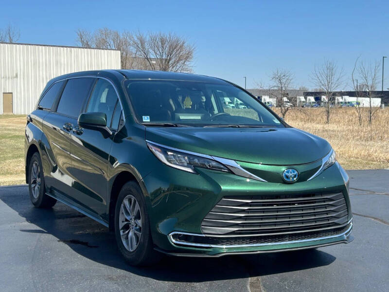 2021 Toyota Sienna LE 8-Passenger