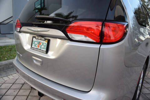 2017 Chrysler Pacifica Touring