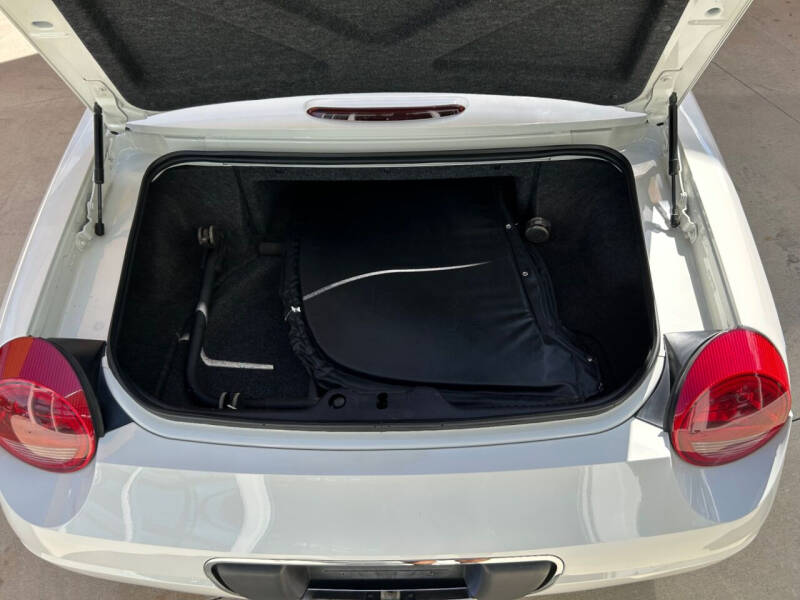 2003 Ford Thunderbird