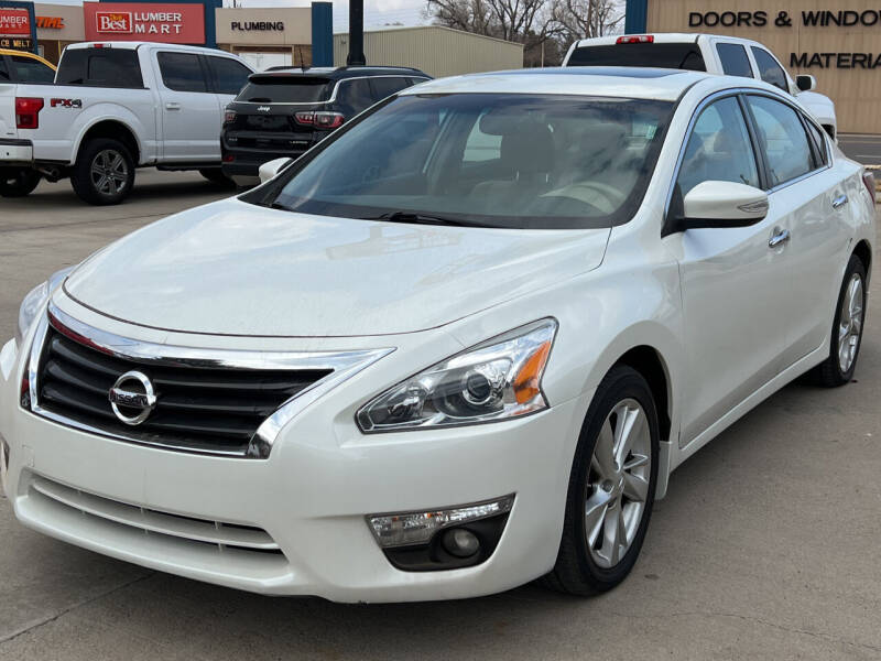 2013 Nissan Altima for sale at Tiger Auto Sales in Guymon OK