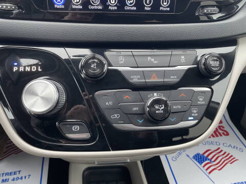 2017 Chrysler Pacifica Touring-L