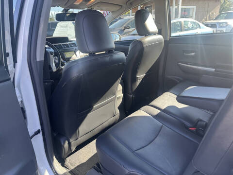 2013 Toyota Prius v Five