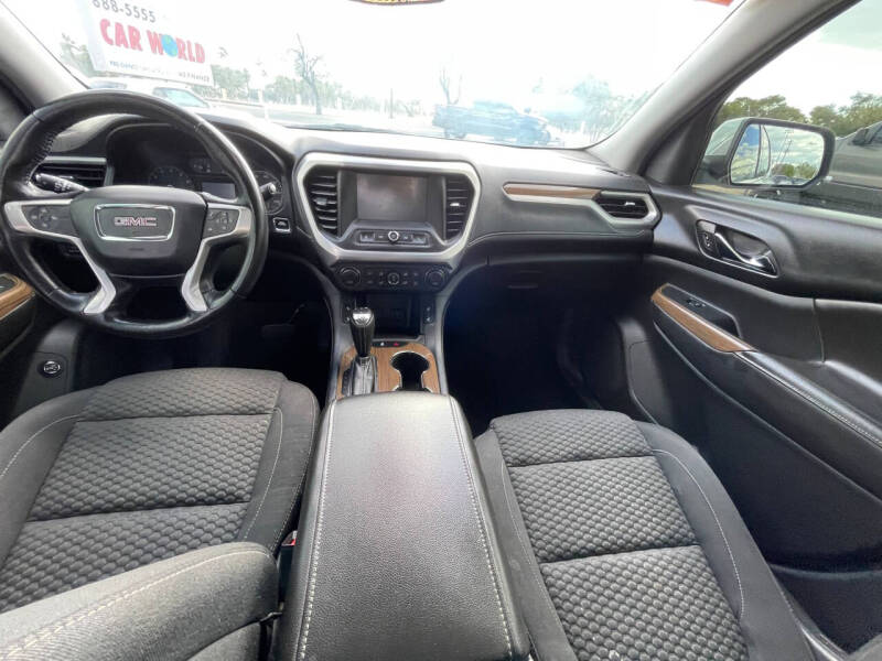 2017 GMC Acadia SLE-2