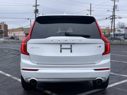 2019 Volvo XC90 T5 Momentum
