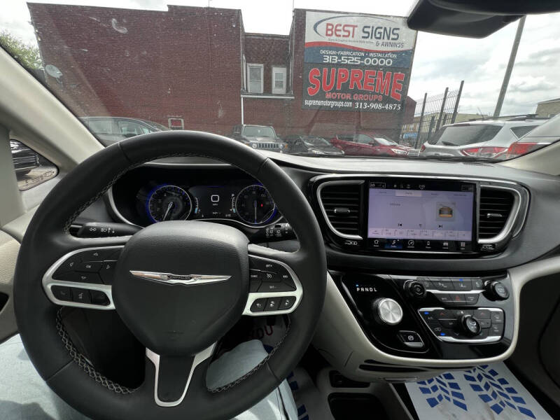 2024 Chrysler Pacifica Touring L