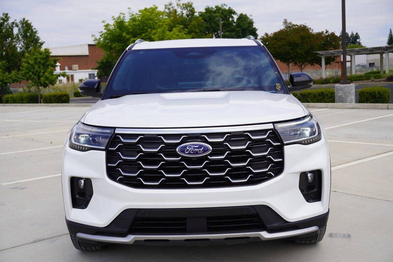 2025 Ford Explorer Platinum
