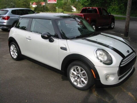2014 MINI Hardtop for sale at Southern Used Cars in Dobson NC