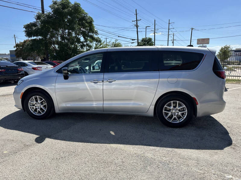 2024 Chrysler Pacifica Touring L