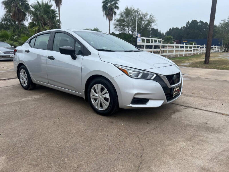 2021 Nissan Versa Sedan S's photo