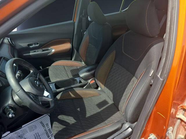 2021 Nissan Kicks SR