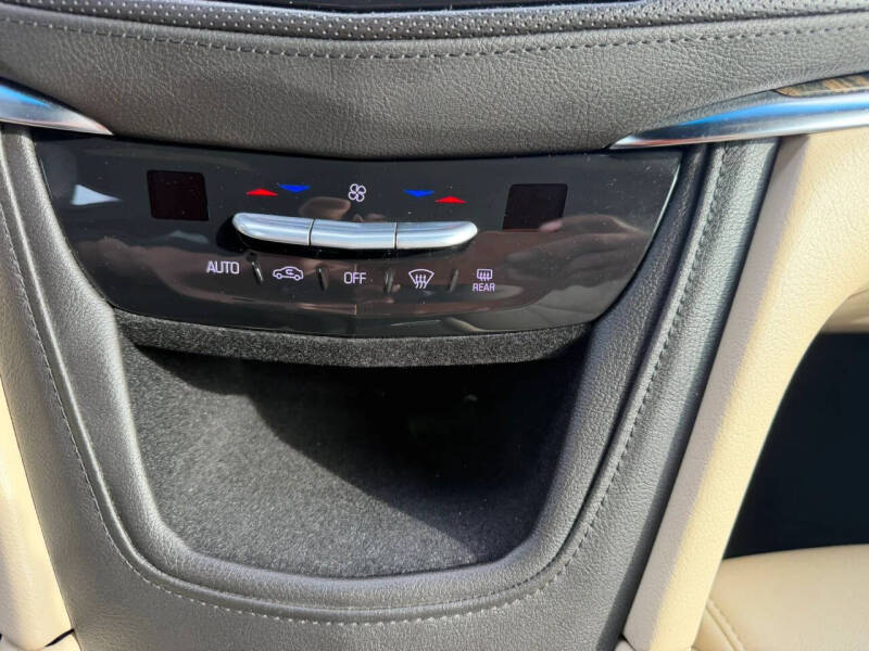 2017 Cadillac XT5