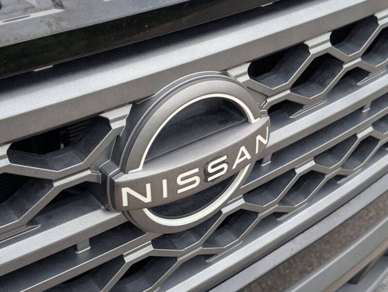 2022 Nissan Frontier SV
