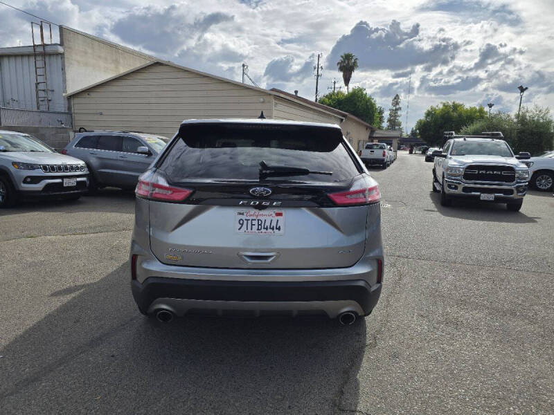 2022 Ford Edge Titanium