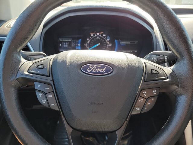 2022 Ford Edge SE