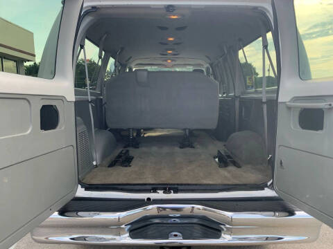 2013 Ford E-Series E-350 SD XLT