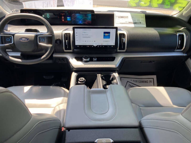 2025 Ford Expedition Active