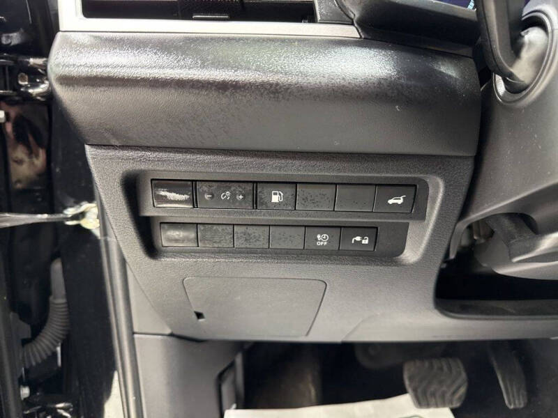 2024 Mitsubishi Outlander PHEV SE