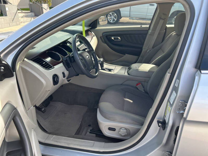 2010 Ford Taurus SEL