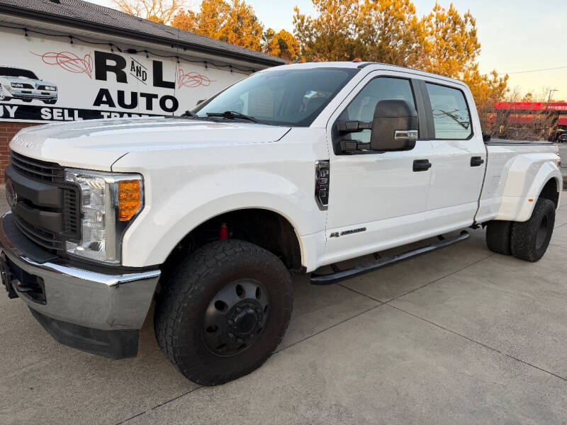 2017 Ford F-350 Super Duty XL's photo