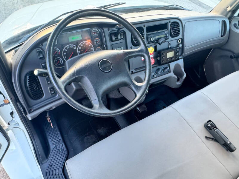 2016 Freightliner M2 106