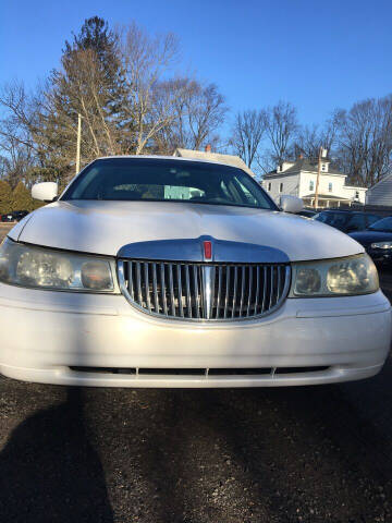 2001 Lincoln Town Car for sale at MILLDALE AUTO SALES in Portland CT