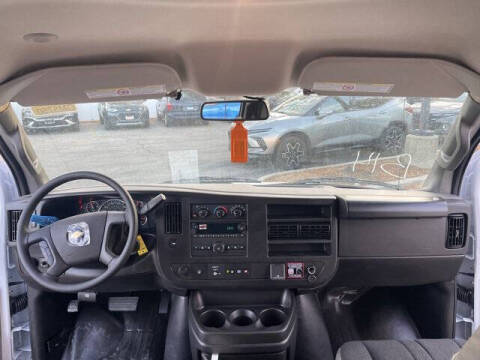 2025 Chevrolet Express 2500