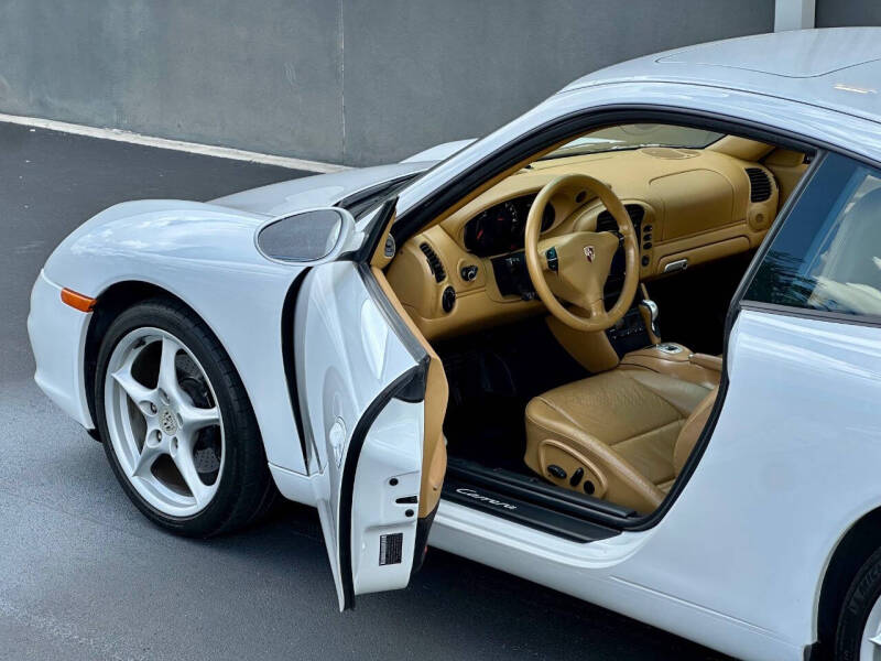 2004 Porsche 911 Carrera