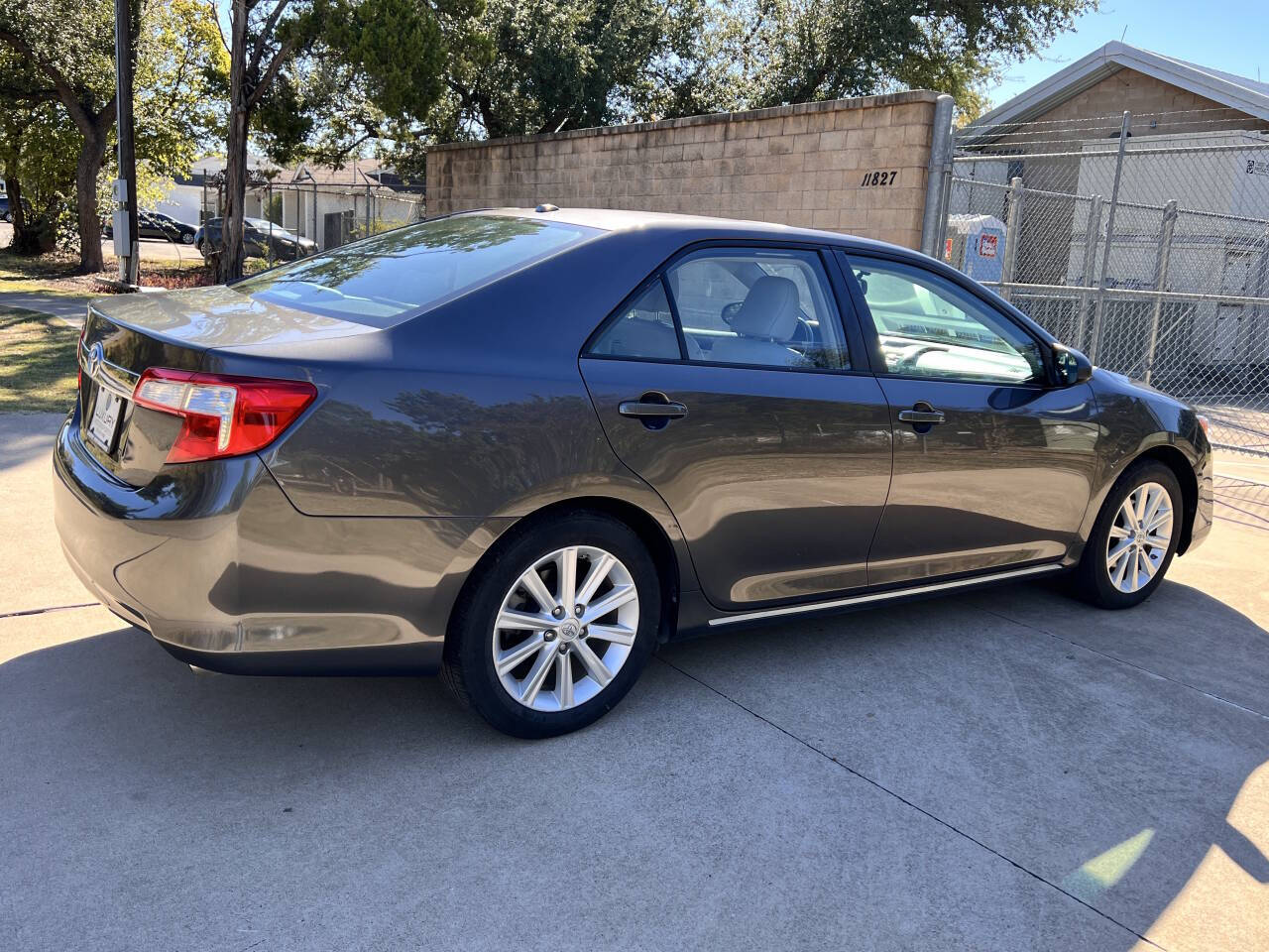 Used Car 2013 Toyota Camry Hybrid  Le 4dr Sedan For Sale Under $12,000 In Austin, Texas