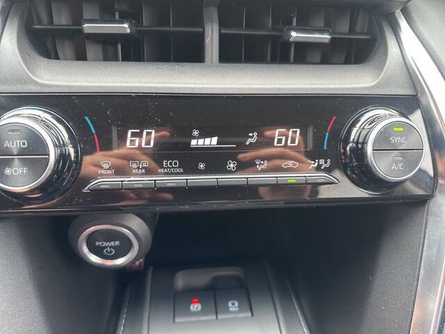 2024 Toyota Venza LE