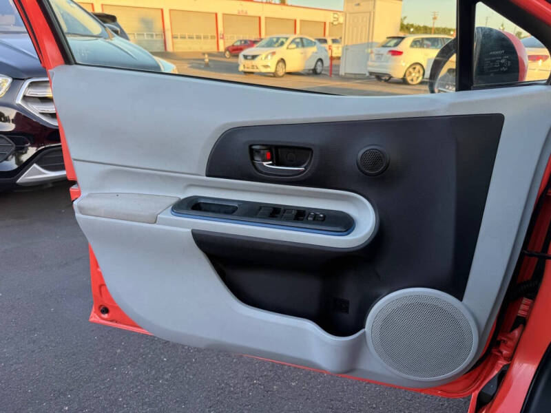 2012 Toyota Prius c Two