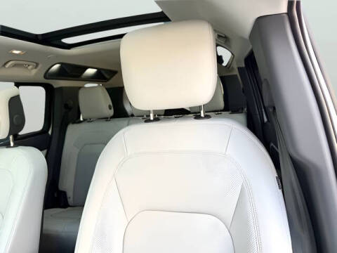 2025 Land Rover Defender 110 P300 S