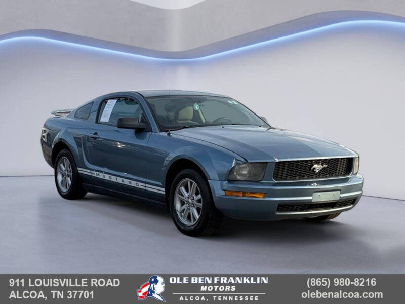 2005 Ford Mustang Deluxe's photo