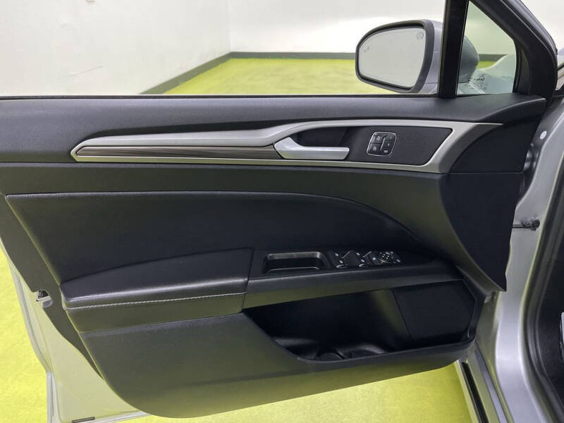 2020 Ford Fusion SEL