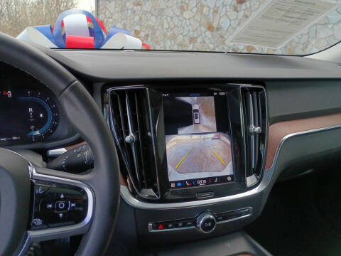 2025 Volvo V60 Cross Country B5 Plus