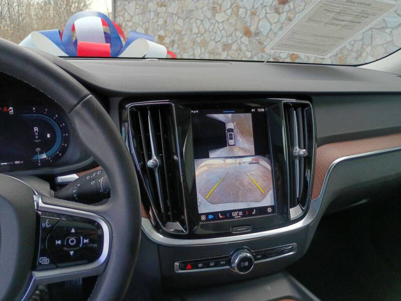 2025 Volvo V60 Cross Country B5 Plus