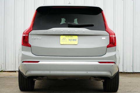 2024 Volvo XC90 Recharge T8 Ultimate Bright Theme 7P