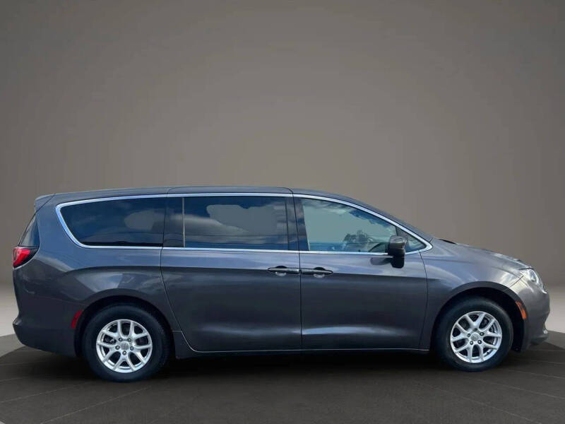 2017 Chrysler Pacifica Touring