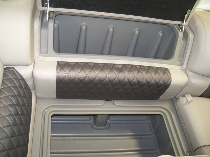 2023 Sun Tracker Party Barge 22 XP3