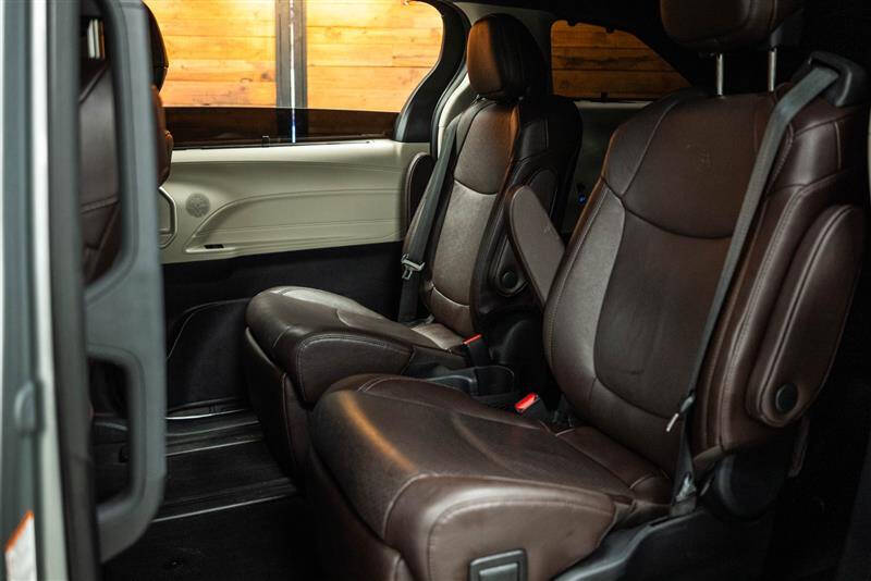 2023 Toyota Sienna Platinum 7-Passenger