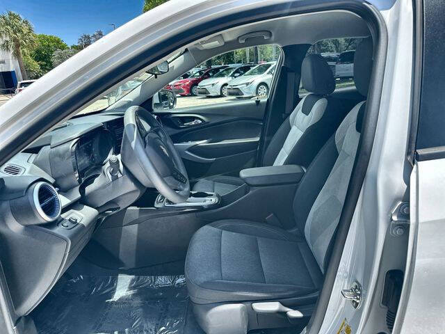 2025 Chevrolet Trax LS