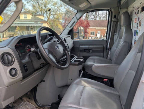 2017 Ford E-Series E-450 SD