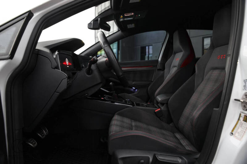 2023 Volkswagen Golf GTI 40th Anniversary Edition