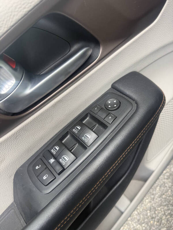 2017 Chrysler Pacifica Touring-L Plus