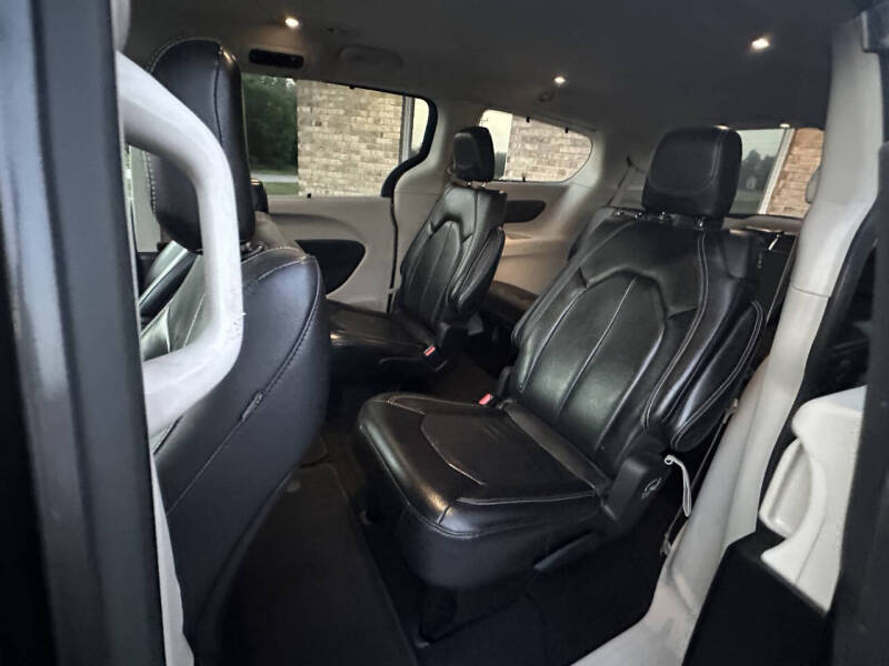 2022 Chrysler Pacifica Touring L