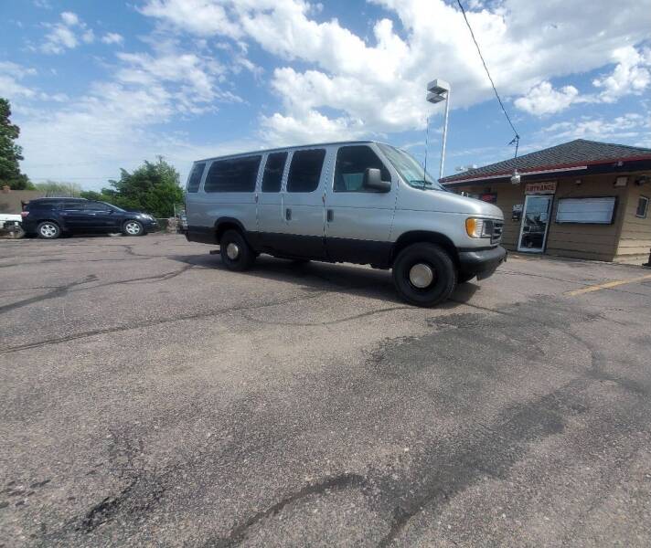 2003 Ford E-Series Wagon for sale at Geareys Auto Sales of Sioux Falls, LLC in Sioux Falls SD
