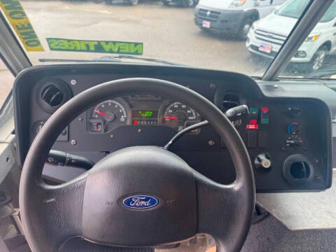 2013 Ford E-Series E-350 SD