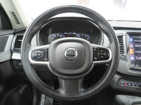 2022 Volvo XC90 T5 Momentum