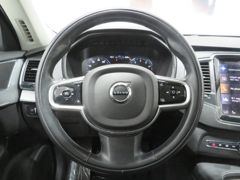 2022 Volvo XC90 T5 Momentum