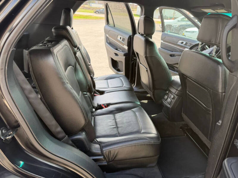 2017 Ford Explorer Limited - Photo 12