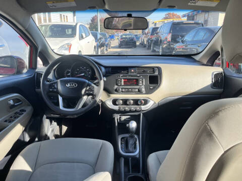 2015 Kia Rio 5-Door LX